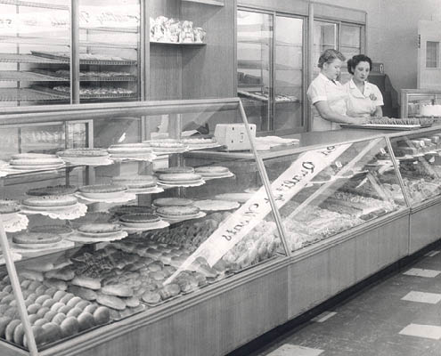 Buehler's history fresh bakery case