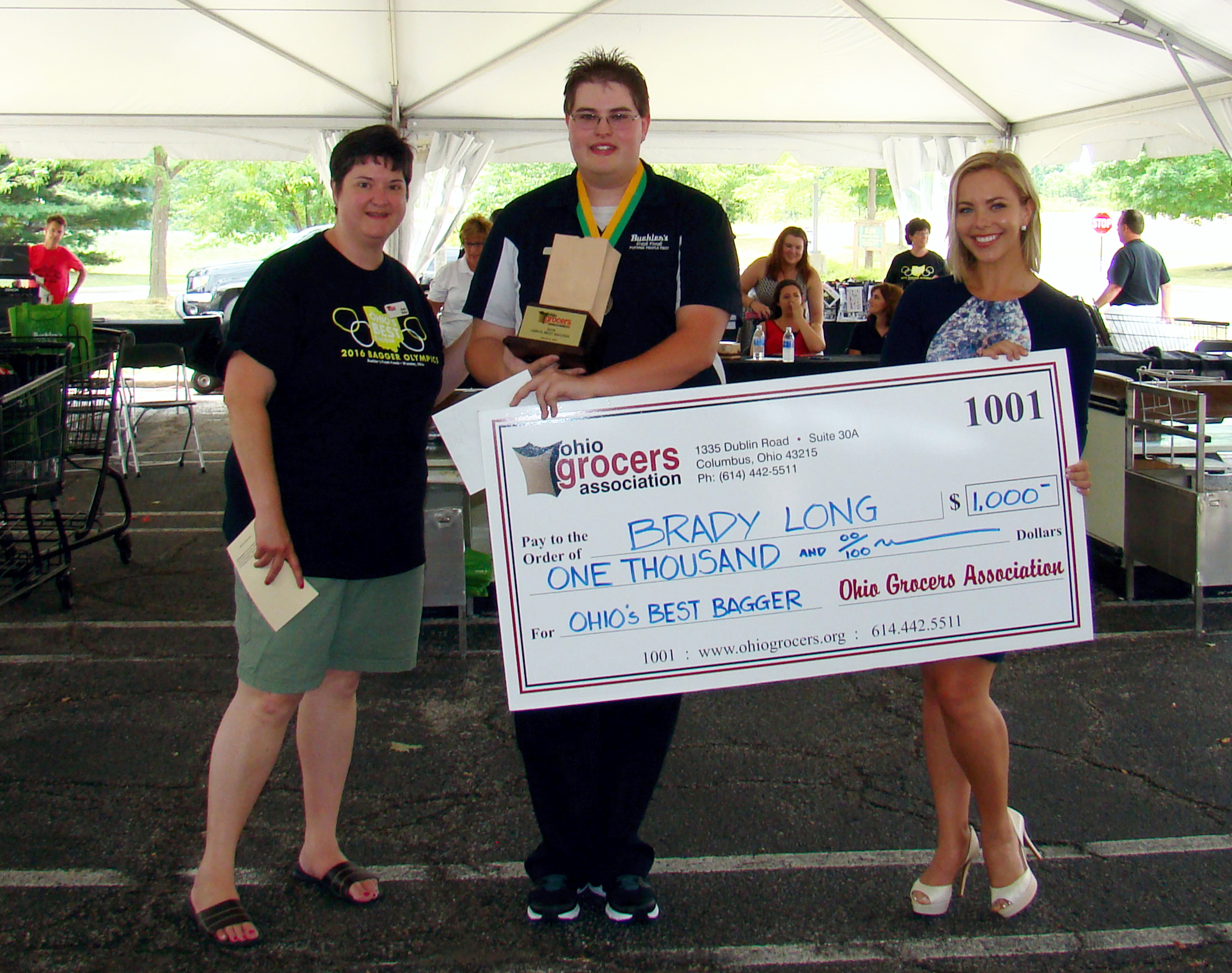 Ohio Grocery Association Bagger Competition winner 2016